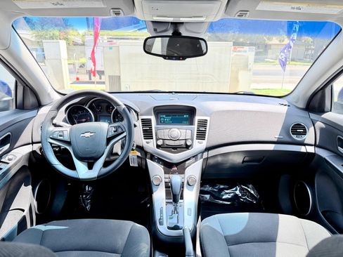 Used 2012 Chevrolet Cruze LT FWD image 6