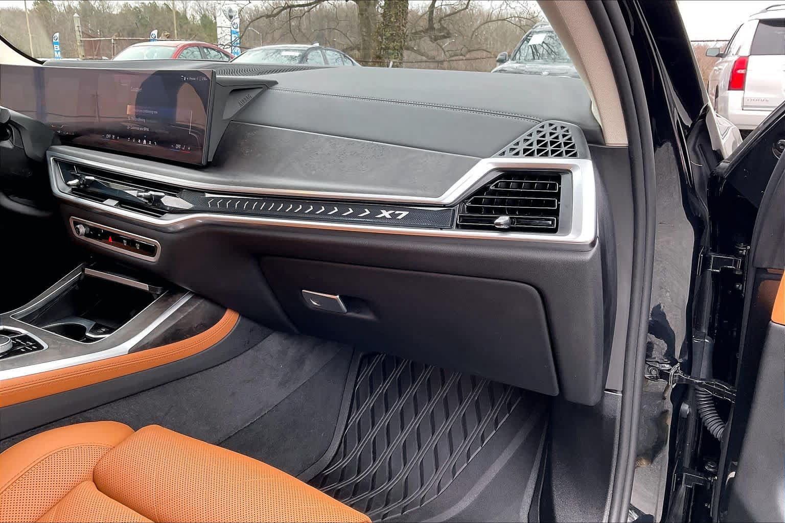 Used 2025 BMW X7 xDrive40i w/ Premium Package AWD/4WD image 18