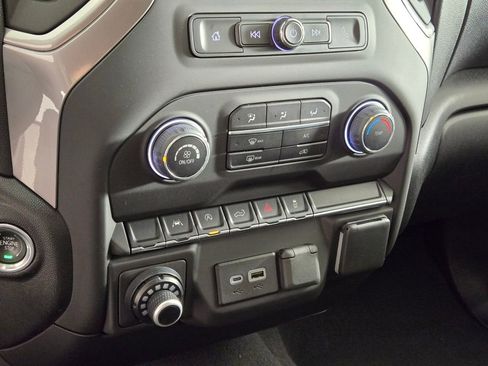 Used 2024 Chevrolet Silverado 1500 Custom AWD/4WD image 31