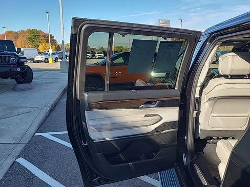 Used 2024 Jeep Grand Wagoneer L 4WD image 23