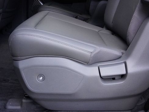 Used 2024 Kia EV9 Light Long Range RWD image 35