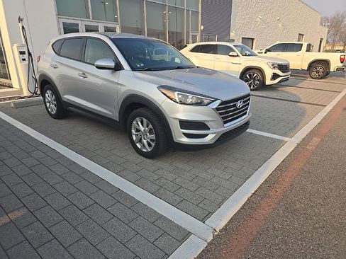 Used 2019 Hyundai Tucson SE image 2
