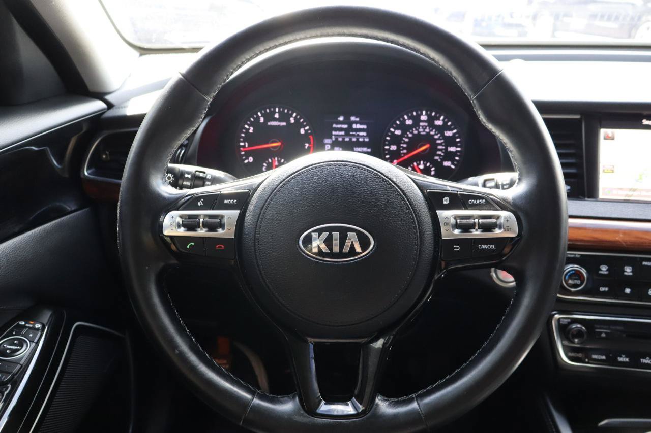 Used 2017 Kia Cadenza Premium w/ Luxury Package FWD image 21