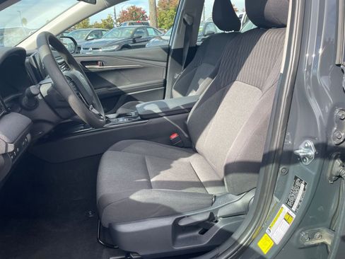 Used 2025 Toyota Camry LE image 30