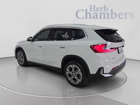 Used 2023 BMW X1 xDrive28i w/ Premium Package AWD/4WD image 3