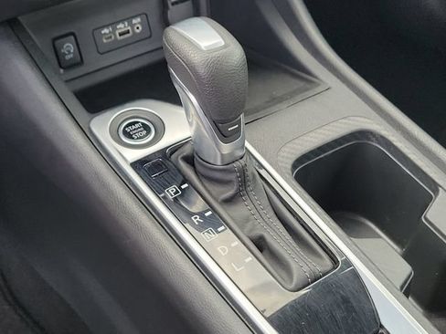 Used 2024 Nissan Sentra SV FWD image 32