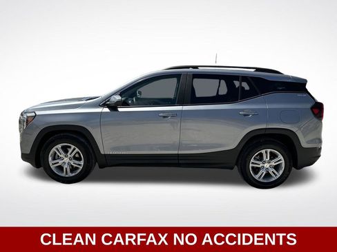 Used 2024 GMC Terrain SLE w/ Driver Convenience Package image 3