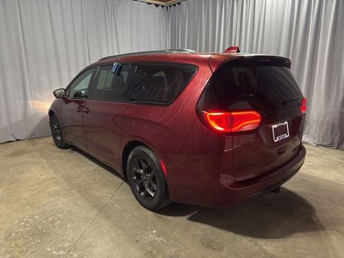 Used 2019 Chrysler Pacifica Touring-L Plus w/ Advanced Safetytec Group FWD image 31