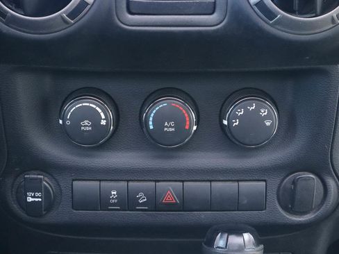 Used 2015 Jeep Wrangler Sport image 11