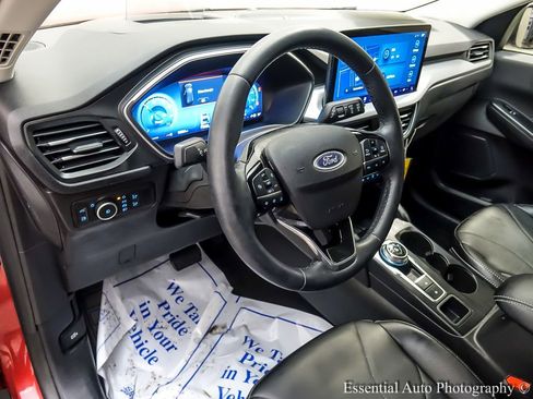 Used 2025 Ford Escape SE w/ PHEV Premium Package image 10