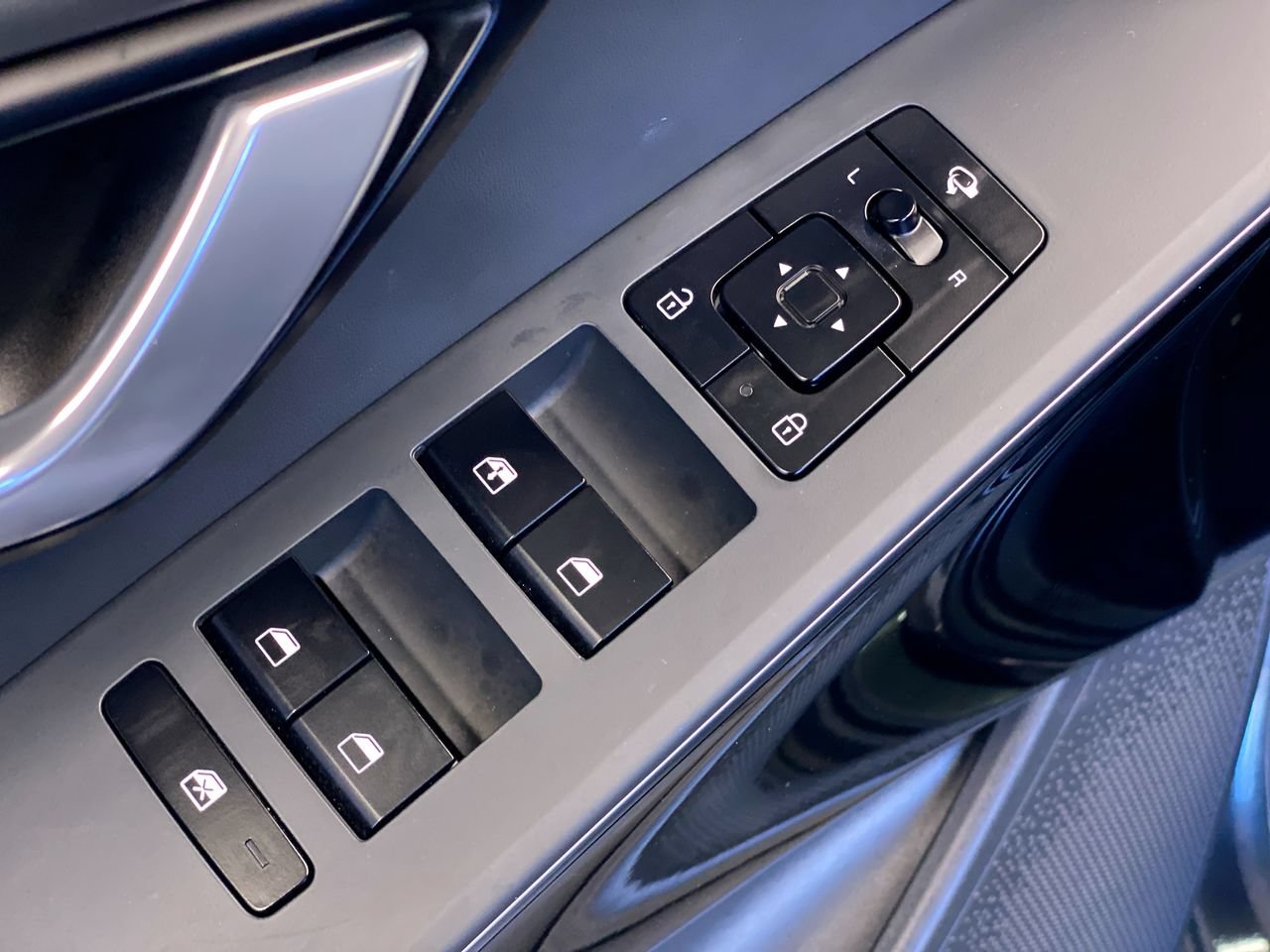 Certified 2023 Kia Niro EX Touring FWD image 18