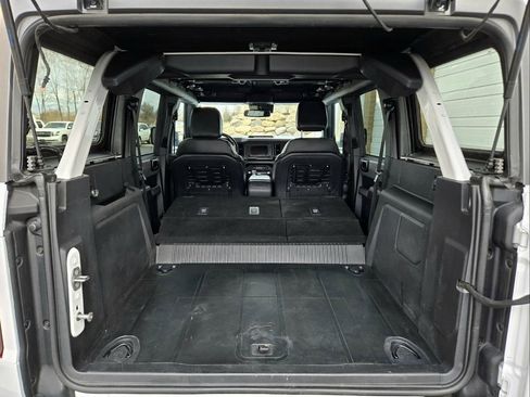 Used 2023 Ford Bronco Black Diamond w/ Sasquatch Package image 11