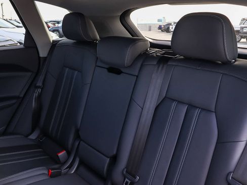 New 2025 Audi Q5 Premium image 22