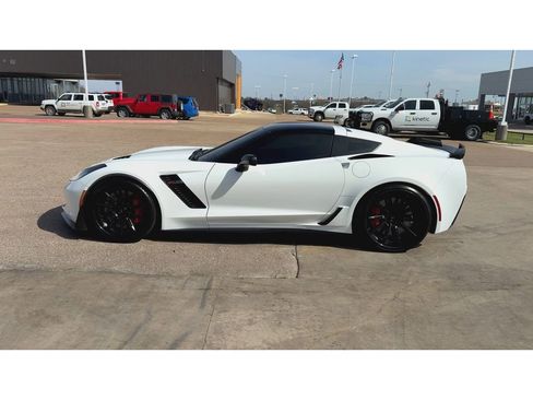 Used 2016 Chevrolet Corvette Z06 w/ 3LZ Preferred Equipment Group image 5