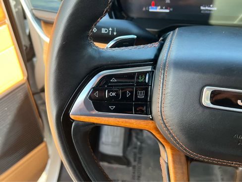 Used 2023 Jeep Grand Cherokee L Summit image 32