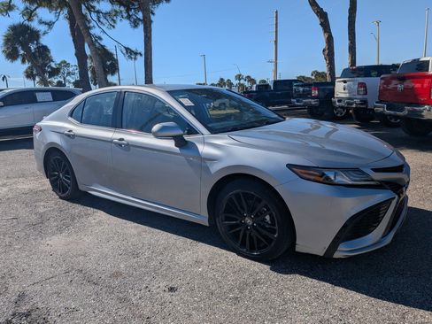 Used 2024 Toyota Camry XSE FWD image 2