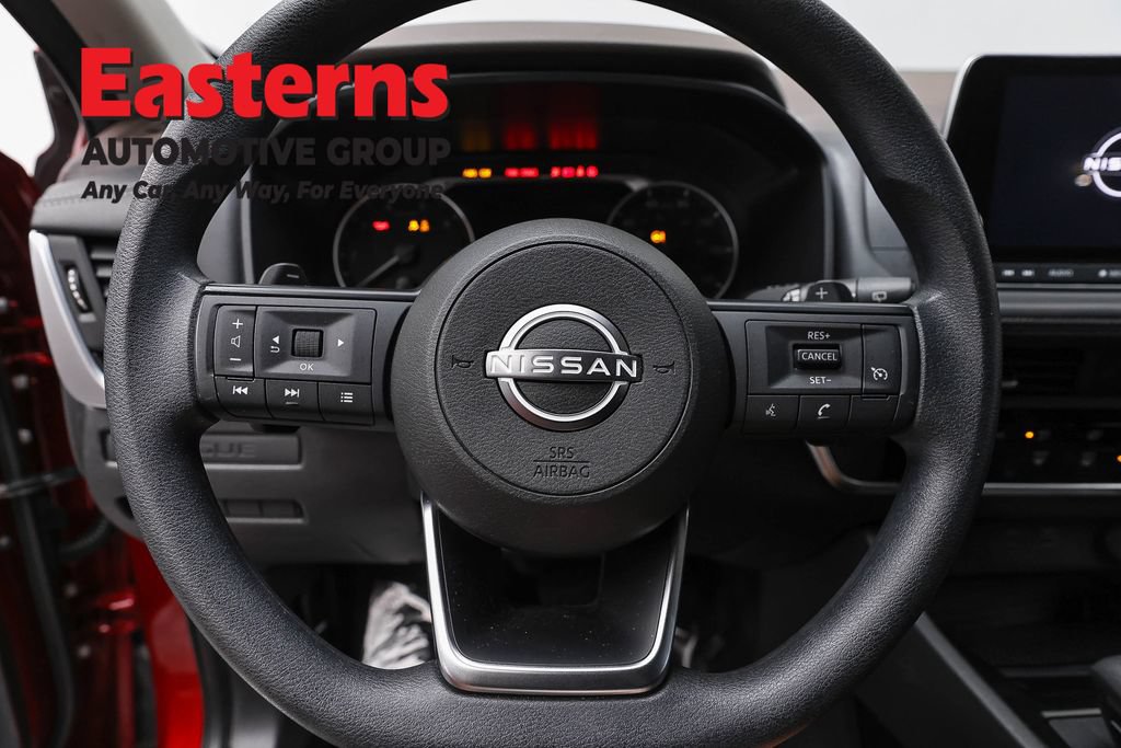 Used 2023 Nissan Rogue S AWD/4WD image 11