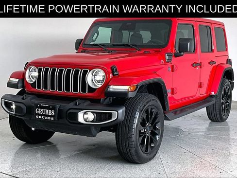 Used 2025 Jeep Wrangler Unlimited Sahara AWD/4WD image 13