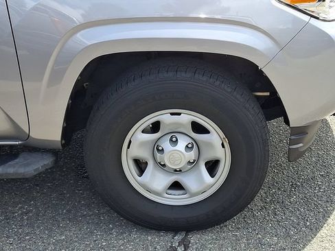 Used 2021 Toyota Tacoma SR w/ SR Convenience Package RWD image 28