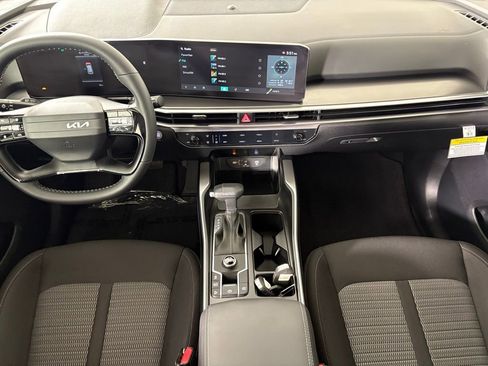 New 2026 Kia Sorento LX FWD image 32
