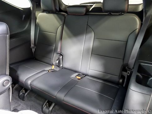 Used 2024 Chevrolet Traverse RS image 10