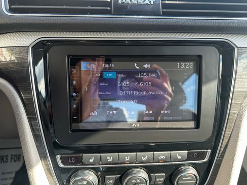 Used 2018 Volkswagen Passat 2.0T SE image 14