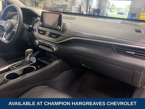 Used 2024 Nissan Altima 2.5 SV FWD image 37