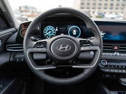 New 2025 Hyundai Elantra Limited image 14