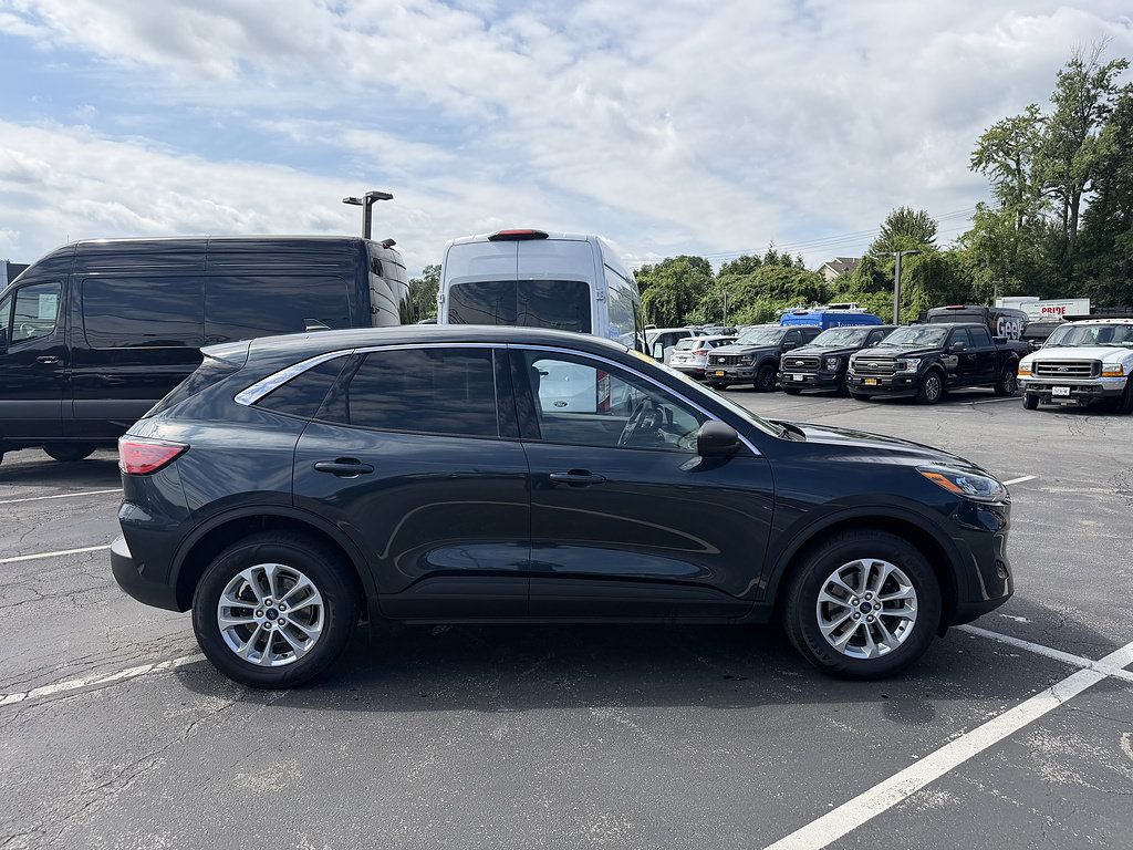 Certified 2022 Ford Escape SE w/ Cold Weather Package AWD/4WD image 8