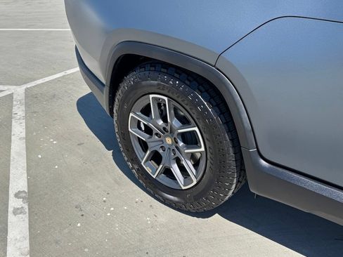 Used 2024 Rivian R1T Adventure Dual AWD/4WD image 24