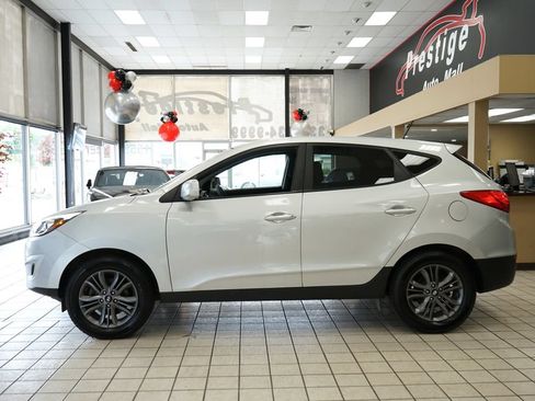 Used 2015 Hyundai Tucson GLS w/ Option Group 02 AWD/4WD image 3