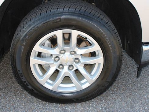 Used 2020 Chevrolet Silverado 1500 LTZ w/ LTZ Plus Package RWD image 5