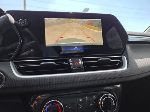 Used 2024 Chevrolet TrailBlazer LT w/ LT Cold Weather Package FWD image 31