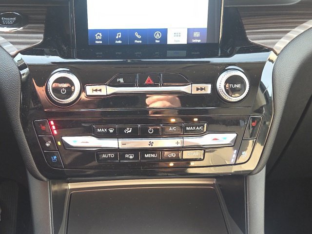 Used 2023 Ford Explorer Limited w/ Limited Technology Package AWD/4WD image 32
