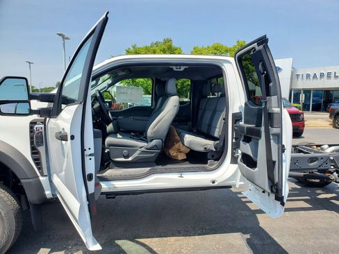 New 2025 Ford F450 XL w/ XL Chrome Package image 10