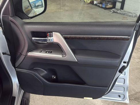 Used 2013 Toyota Land Cruiser AWD/4WD image 64