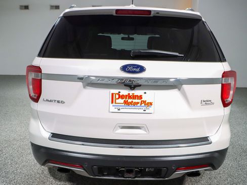 Used 2019 Ford Explorer Limited w/ Class III Trailer Tow Package image 8