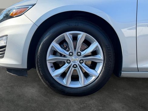 Used 2019 Chevrolet Malibu LT FWD image 4