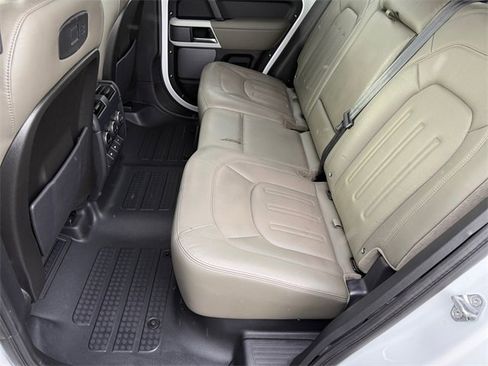 Used 2020 Land Rover Defender 110 HSE image 13