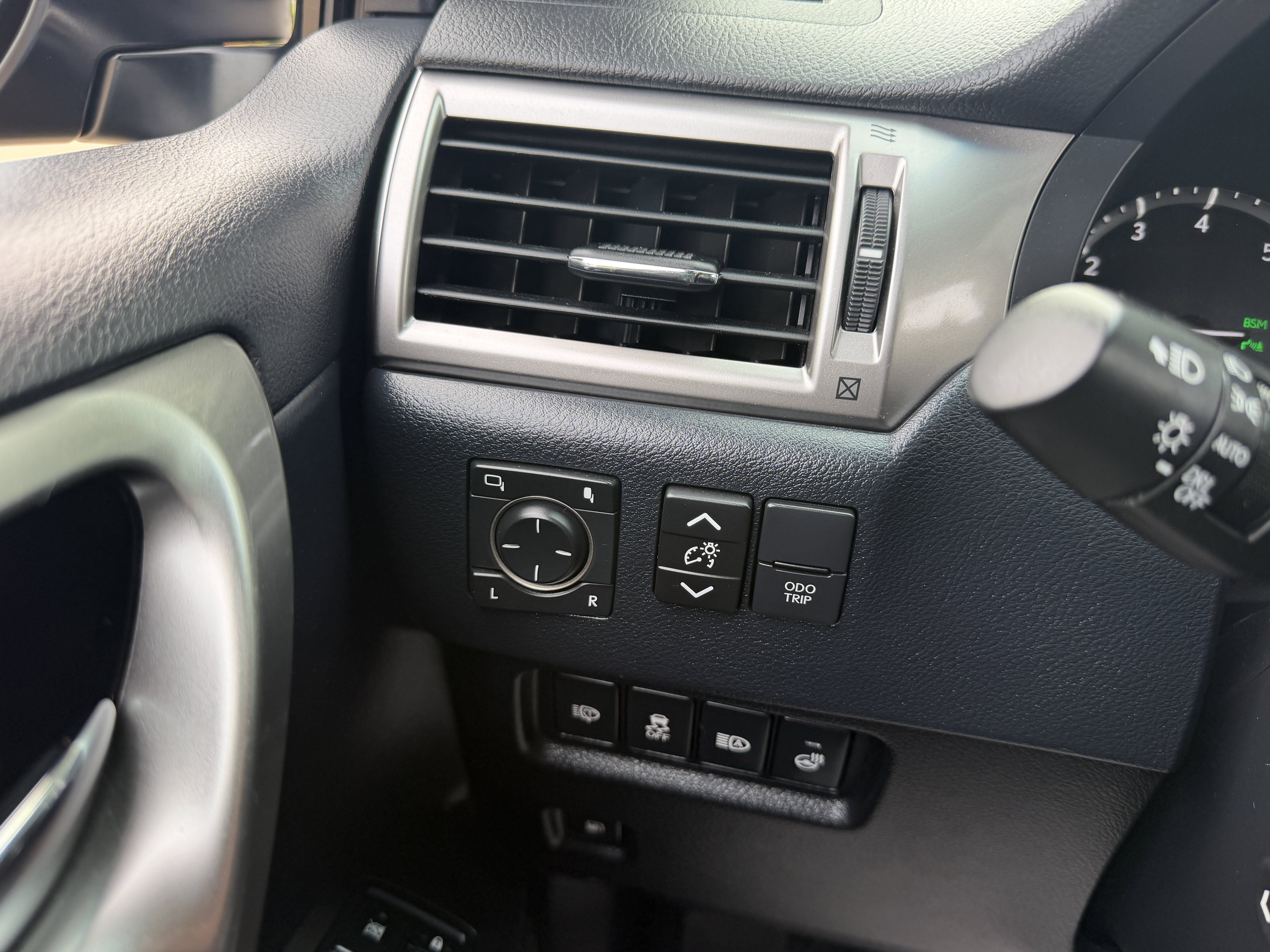 Used 2022 Lexus GX 460 Premium w/ Premium Package AWD/4WD image 39