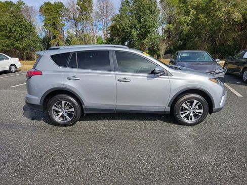 Used 2018 Toyota RAV4 XLE image 9