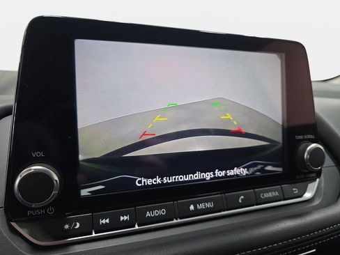 Used 2025 Nissan Rogue SV image 21