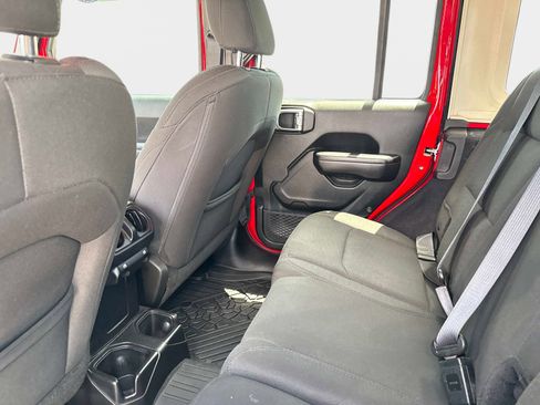 Used 2018 Jeep Wrangler Unlimited Sport S AWD/4WD image 14