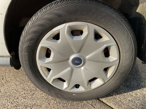 Used 2016 Ford Transit Connect XL image 11