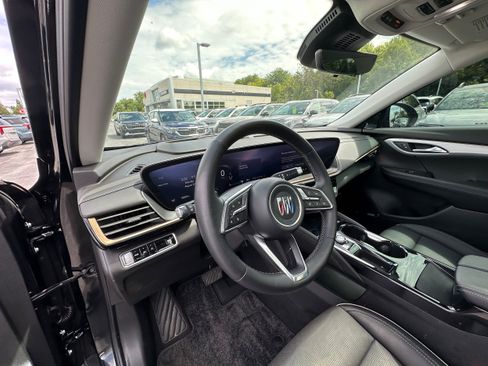 Used 2024 Buick Envision Avenir AWD/4WD image 25
