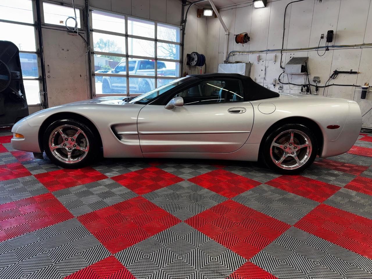 Used 2002 Chevrolet Corvette Convertible w/ Preferred Equipment Group2 RWD image 6