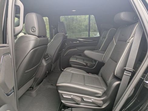 Used 2023 Cadillac Escalade Sport w/ LPO, ONYX Package image 16