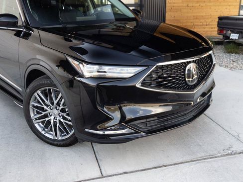Used 2024 Acura MDX SH-AWD w/ Advance Package image 3