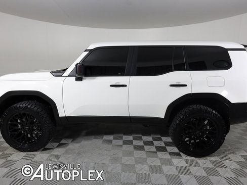 Used 2025 Toyota Land Cruiser image 15