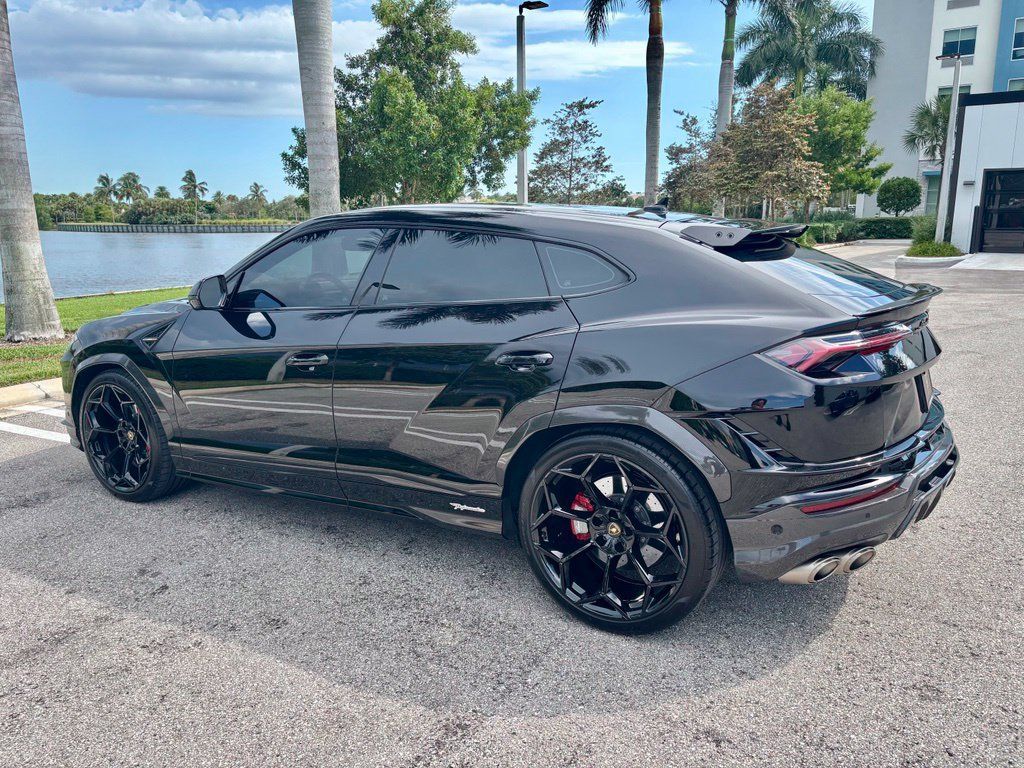 Used 2024 Lamborghini Urus Performante AWD/4WD image 9